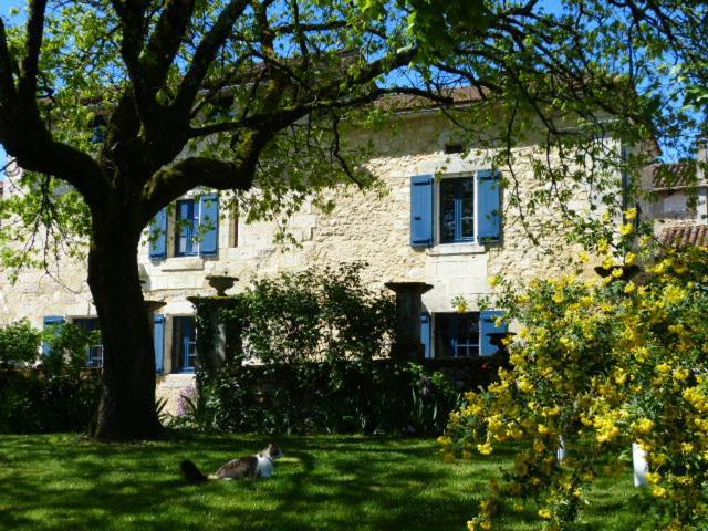 L'Echappée Belle Périgord Bed and Breakfast Cercles Exterior foto